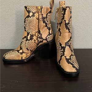 Tory Burch ankle boots size 5